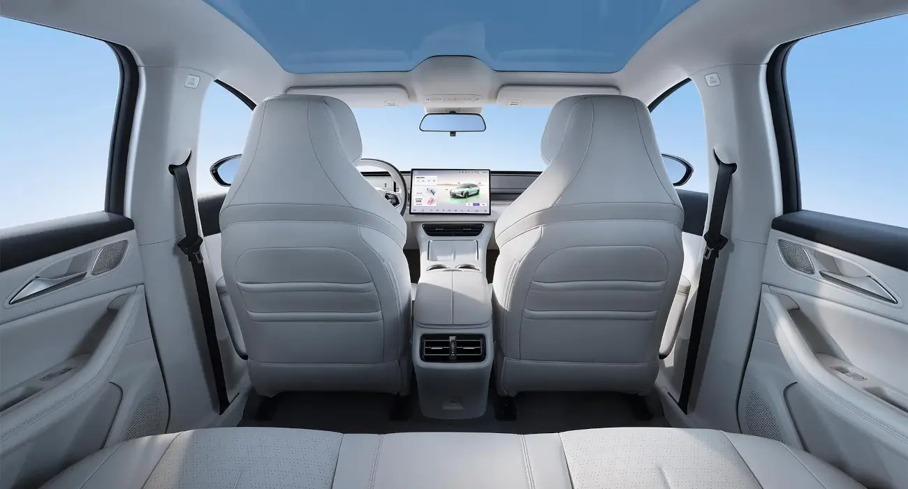 Dongfeng S7 REEV front view